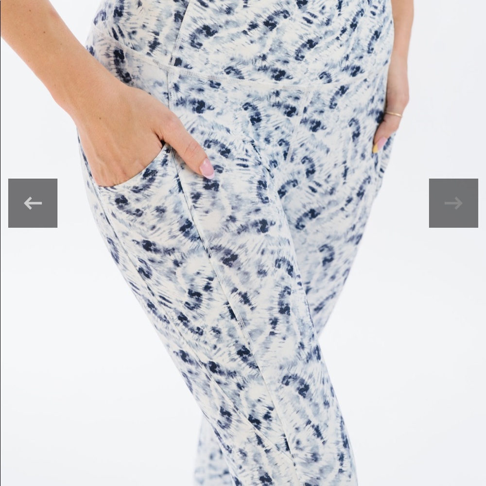 NWOT!! Zyia Active Storm Brushed Hendrix Pocket Criterion 7/8 24" | Size 8-10